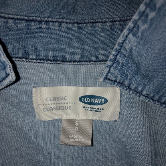 old navy button up denim shirt - Picture 2 of 2
